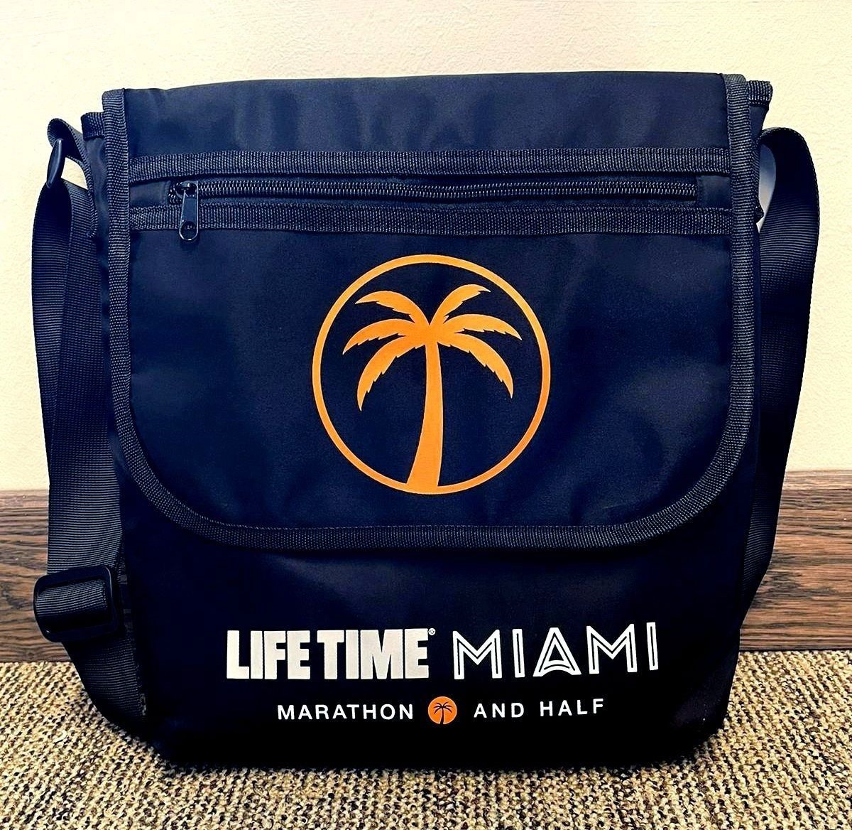 22MM_VIP-messengerbag-image